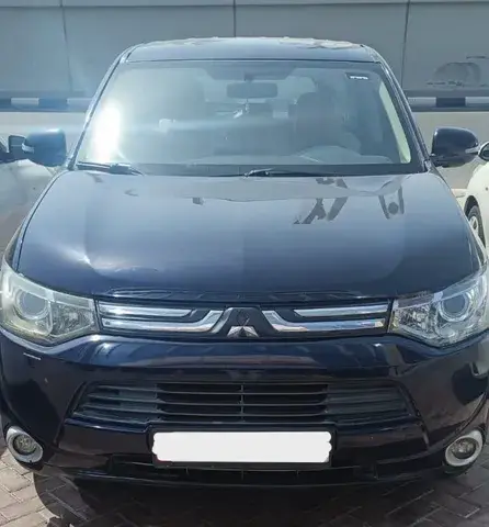 Mitsubishi Outlander 2.4L PHEV (S-AWD) Topline 2014